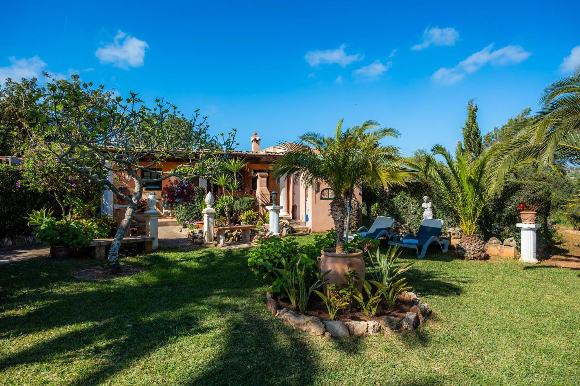 Ladimora Villa *
