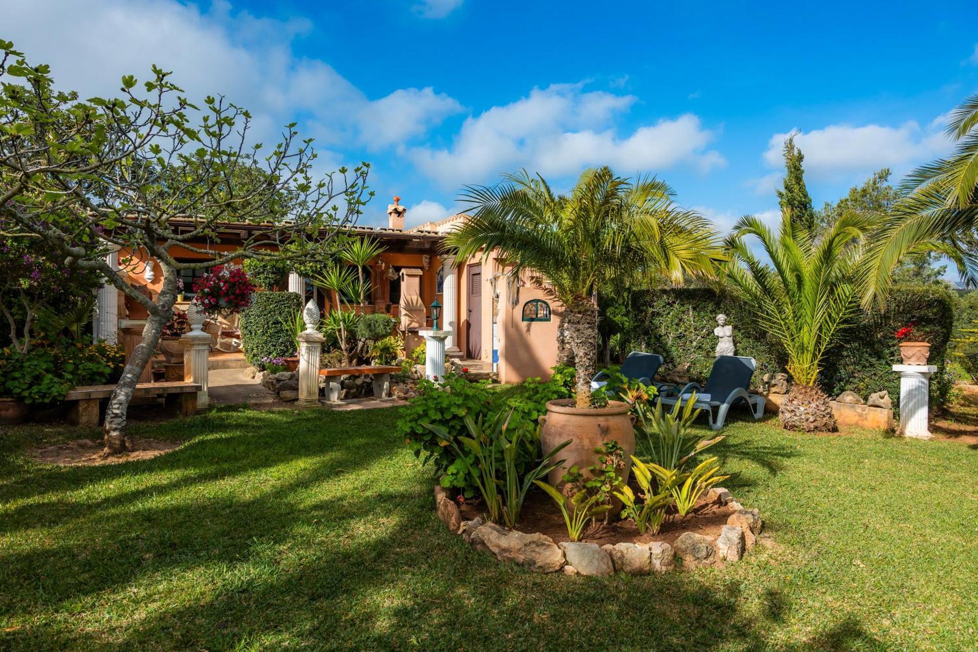 Ladimora Villa *